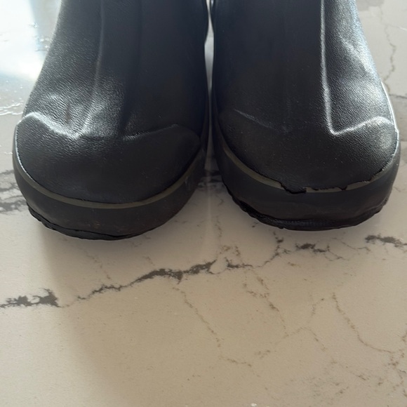 Black Waterproof snowboots - Picture 4 of 5